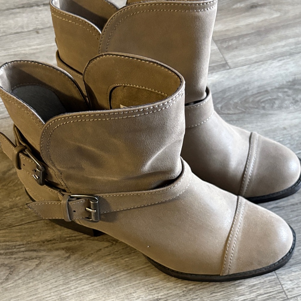 Rocket Dog Tan Ankle Boots